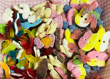 Load image into Gallery viewer, BERTIES SWEETS BANFF 1/3 CHOCOLATE, 1/3 FIZZY, 1/3 JELLY PIZZA BOX